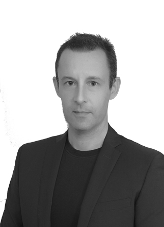 Matevž Hlačer, dr. med., specialist plastične, rekonstrukcijske in estetske kirurgije.